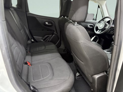 Used 2021 Jeep Renegade Latitude image 22