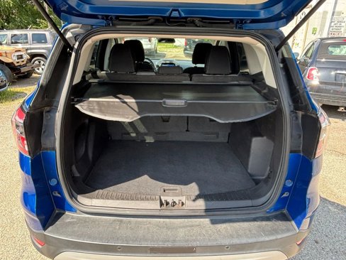 Used 2017 Ford Escape SE w/ Equipment Group 201A image 17