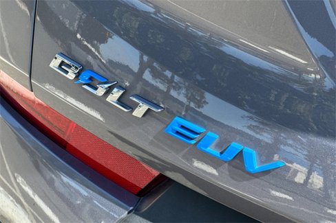 Used 2022 Chevrolet Bolt EUV Premier w/ Sun & Sound Package image 49