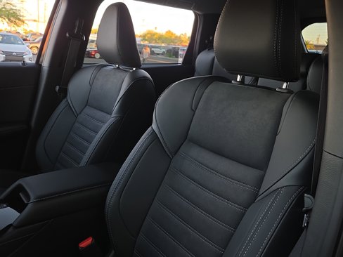 New 2025 Mitsubishi Outlander SE image 10