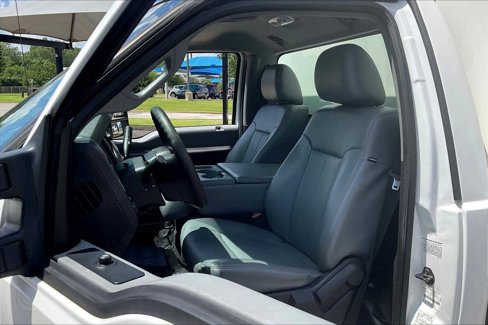 Used 2015 Ford F550 2WD Regular Cab Super Duty image 5