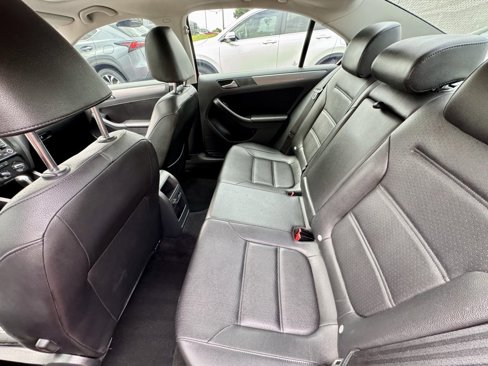 Used 2013 Volkswagen Jetta TDI image 16