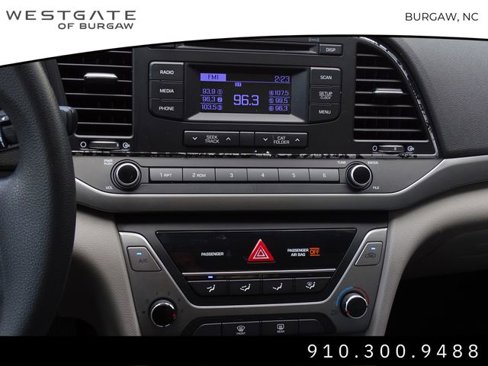 Used 2017 Hyundai Elantra SE image 24