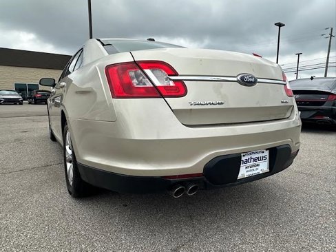 Used 2010 Ford Taurus SEL image 6