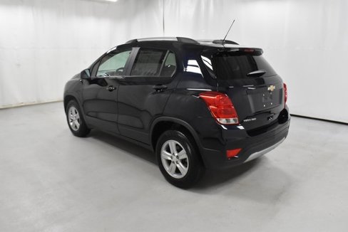 Used 2022 Chevrolet Trax LT w/ LT Convenience Package image 7