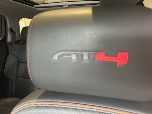 Used 2023 GMC Acadia AT4 image 8