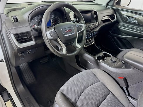 Used 2024 GMC Terrain SLE image 7