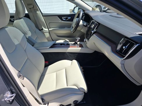 Used 2019 Volvo S60 T5 Inscription image 47
