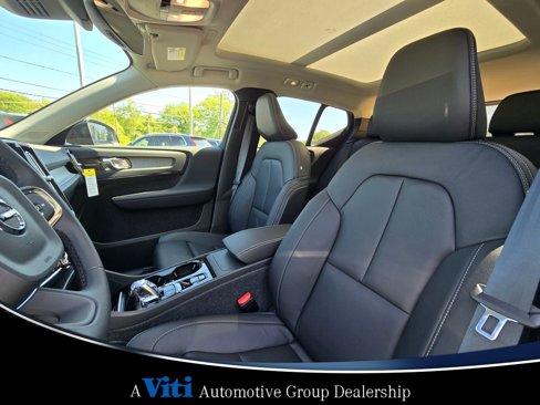 Used 2024 Volvo XC40 B5 Plus w/ Protection Package Premier image 12