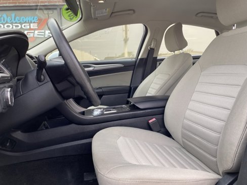 Used 2018 Ford Fusion S image 17