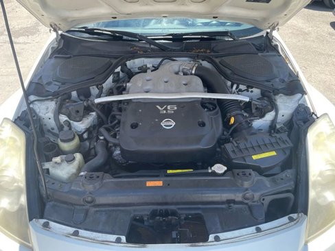 Used 2006 Nissan 350Z Base w/ (N93) Cargo Convenience Pkg image 13