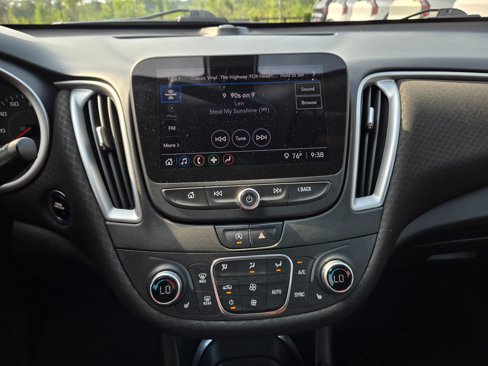Used 2022 Chevrolet Malibu LT image 15