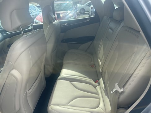 Used 2019 Lincoln MKC Reserve image 13