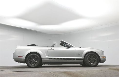 Used 2009 Ford Mustang Convertible image 28