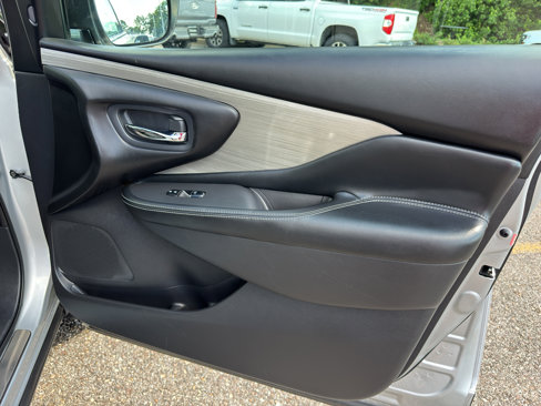 Used 2017 Nissan Murano Platinum image 11