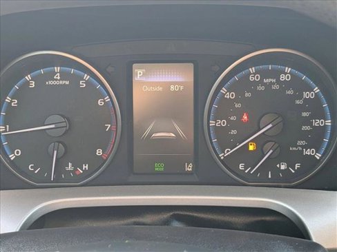 Used 2018 Toyota RAV4 LE image 11