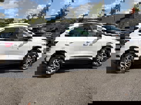Used 2022 Ford Escape SE image 9