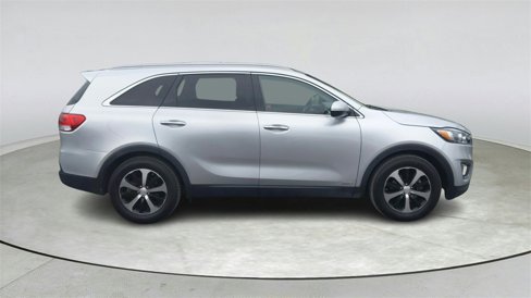 Used 2016 Kia Sorento EX image 2