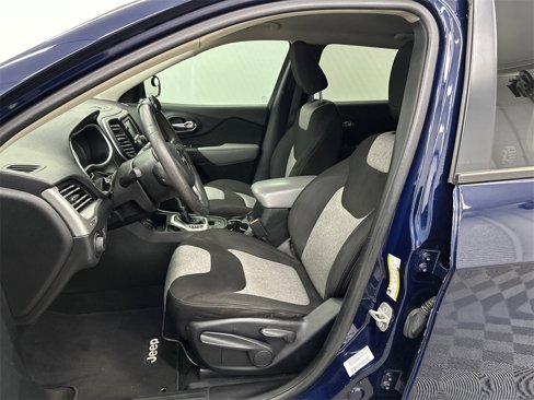 Used 2014 Jeep Cherokee Sport image 9