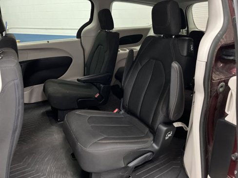 Certified 2019 Chrysler Pacifica Touring Plus w/ Cold Weather Group image 30