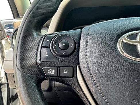 Used 2013 Toyota RAV4 LE image 11