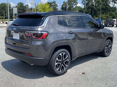 Used 2022 Jeep Compass Limited image 4