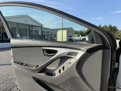 Used 2013 Hyundai Elantra GLS image 4