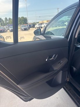 Used 2023 Nissan Sentra SV image 13