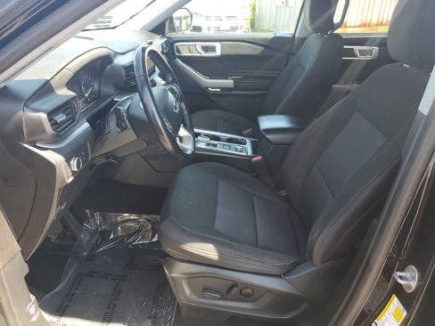 Used 2022 Ford Explorer XLT image 4