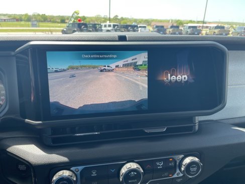 New 2025 Jeep Gladiator Sport image 29