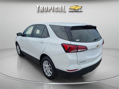 Used 2024 Chevrolet Equinox LS image 3