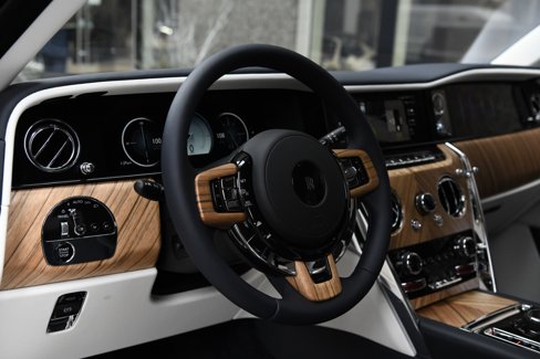 New 2025 Rolls-Royce Cullinan image 14
