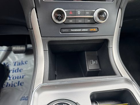 Used 2022 Ford Edge SEL image 17