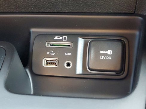 Used 2015 Jeep Cherokee Latitude w/ Cold Weather Group image 27