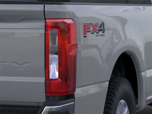 New 2025 Ford F350 XLT w/ FX4 Off-Road Package image 21