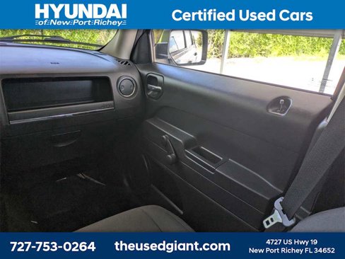 Used 2016 Jeep Patriot Sport image 17