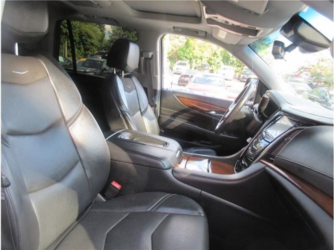 Used 2017 Cadillac Escalade Luxury image 25
