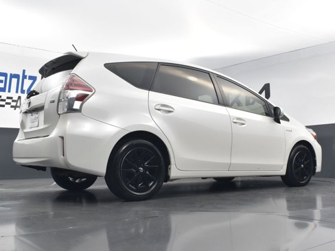 Used 2017 Toyota Prius V Two image 30