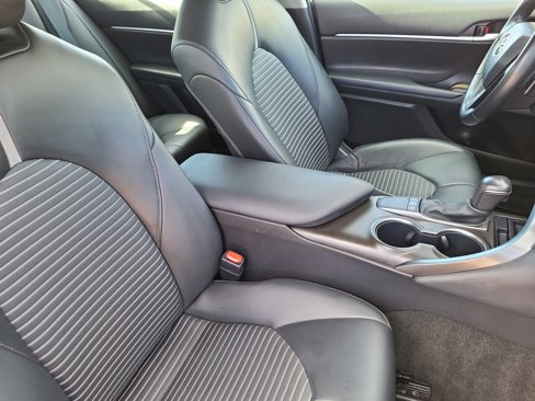 Used 2023 Toyota Camry SE image 14