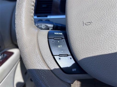 Used 2006 Lincoln Town Car Designer Series image 10