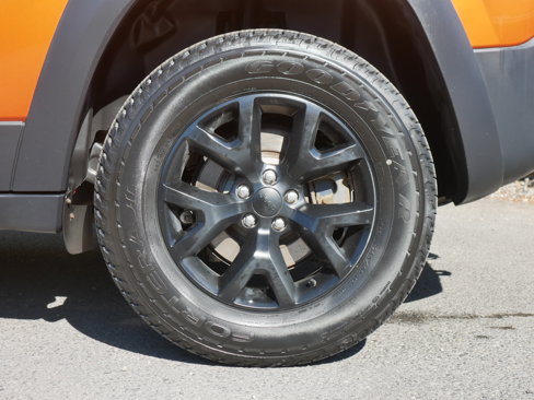 Used 2016 Jeep Cherokee Trailhawk w/ Trailer Tow Group image 20