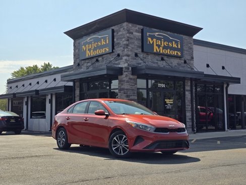 Used 2022 Kia Forte LXS image 1