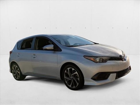 Used 2017 Toyota Corolla iM image 3