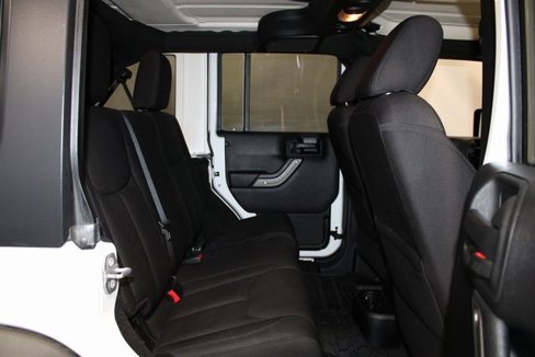 Used 2015 Jeep Wrangler Unlimited Sport image 12