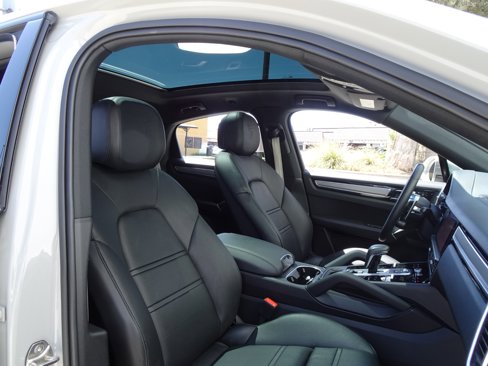 Used 2023 Porsche Cayenne Platinum Edition image 26