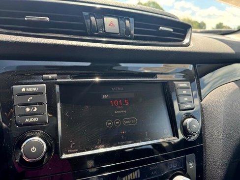 Used 2021 Nissan Rogue Sport SV image 24