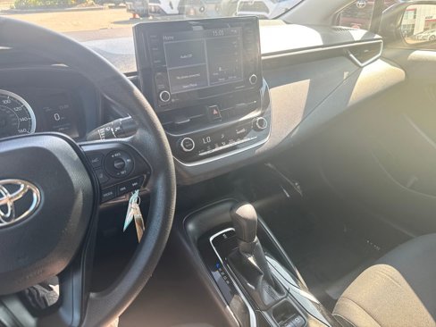 Used 2022 Toyota Corolla LE image 20