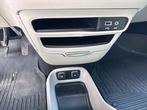 Used 2017 Chrysler Pacifica Touring image 17