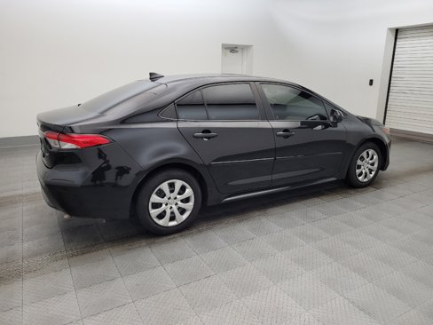 Used 2021 Toyota Corolla LE w/ Carpet Mat Package (TMS) image 10