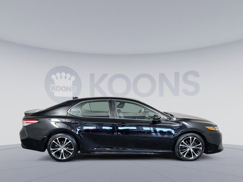 Used 2020 Toyota Camry SE image 8